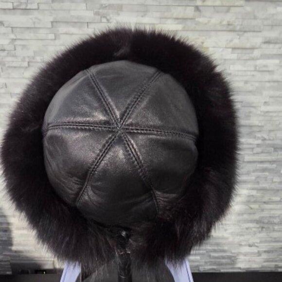 Arctic FOX FUR HAT PURE BLACK with LEATHER SAGA FUR